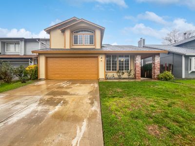 784 Lyonia Dr
