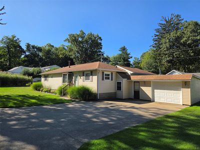 230 Chestnut Dr