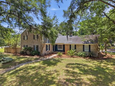 689 Ayers Dr