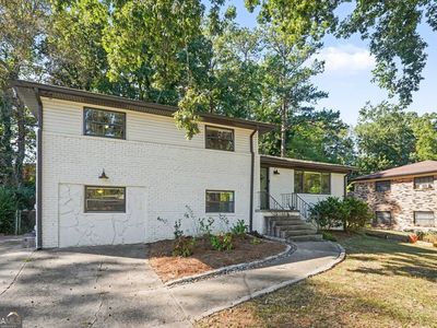 2303 Shamrock Dr