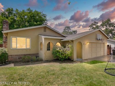 8213 Catalpa Dr
