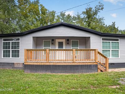 810 1/2 Rochester Ave