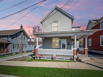 Property at 6 W Market St, Burgettstown, PA