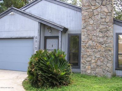 6812 Coralberry Ln N