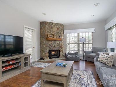 162 Stonecrest Ct