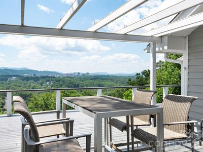 38 Lookout Rd