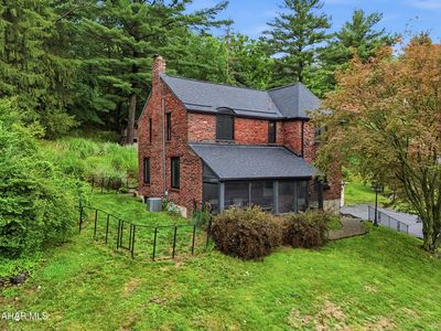 1513 Hillside Ct