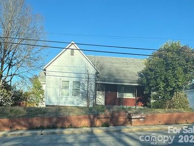 107 N Market St
