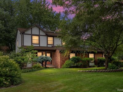 2937 Waterloo Dr
