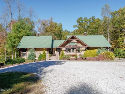 1151 Rockhouse Pass