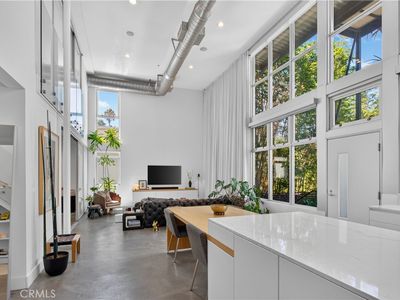 1037 N Laurel Ave APT 1