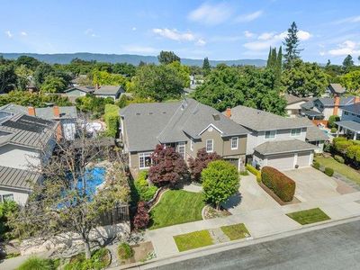3813 Mountcliffe Ct