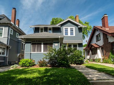 3933 North Prospect AVENUE