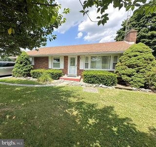 985 Fairview Dr