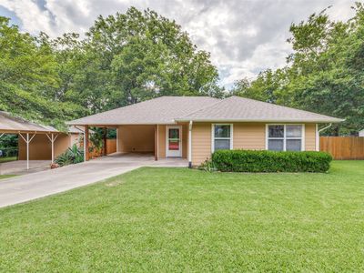 105 Pecan St