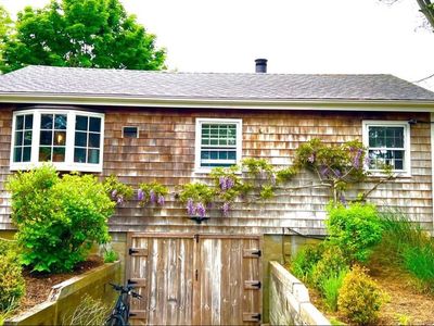 21 Breeze Hill Rd