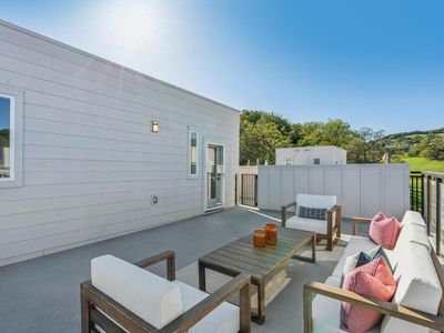 317 Verandah Avenue