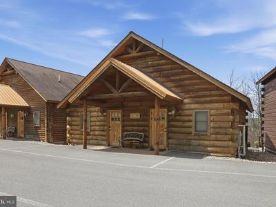 221 Cabin Lodge Rd