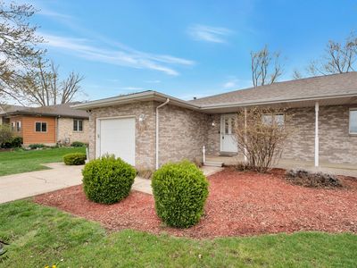 Property at 160 Marion St, Manhattan, IL