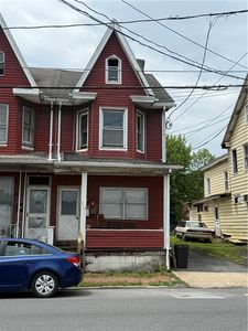 212 Center St