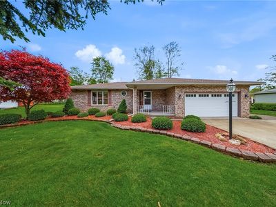 9841 Applewood Dr