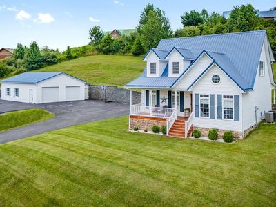 472 Evas Walk