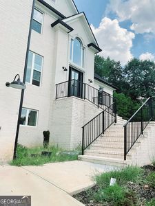 Property at 2910 Battlecrest Dr, Decatur, GA
