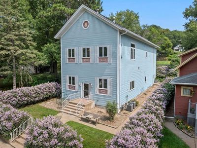 212 Adams Street #2