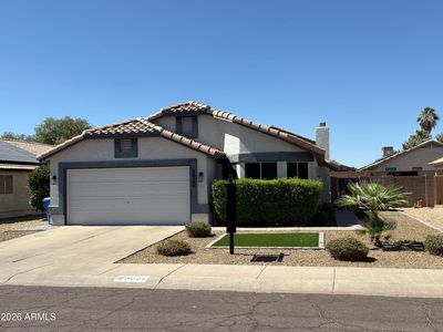 3022 E TOPEKA Drive
