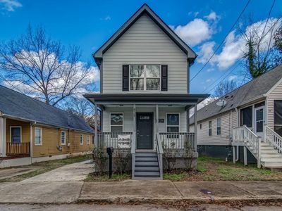 639 Lester St NW