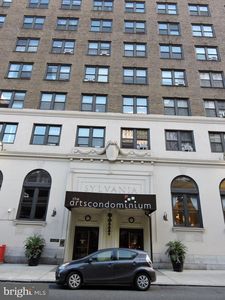1324 Locust St APT 206