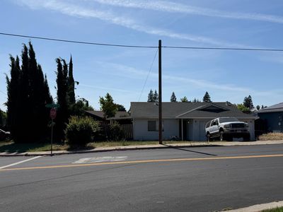 Property at 414 Valley View Dr, Oakdale, CA