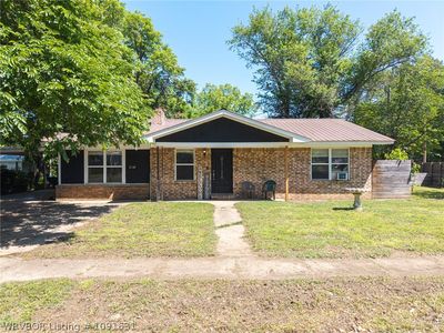 403 E Main St