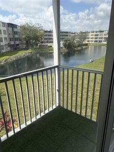 1700 NE 191st St APT 202