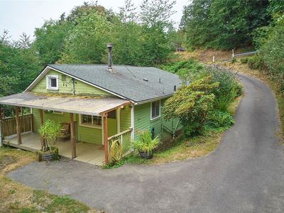 206 Pioneer Boulevard
