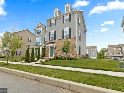 718 Kalmar Ln