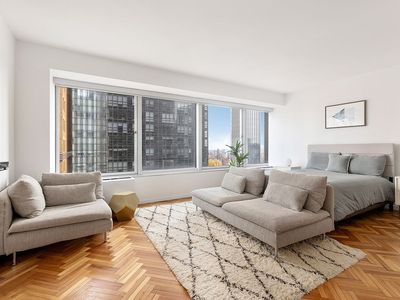 150 W 56th St APT 4606
