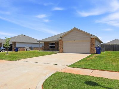 Property at 1012 S Blackjack Ln, Mustang, OK