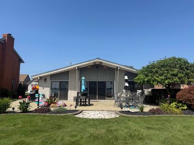 8461 Colony Dr