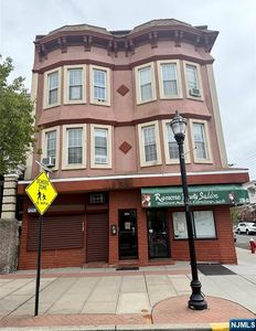 1300 Central Ave APT 2L