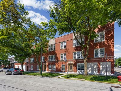 5148 N Monitor Ave APT 303