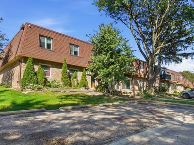 735 Grove Dr APT 214