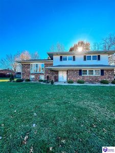 590 Charlemagne Blvd