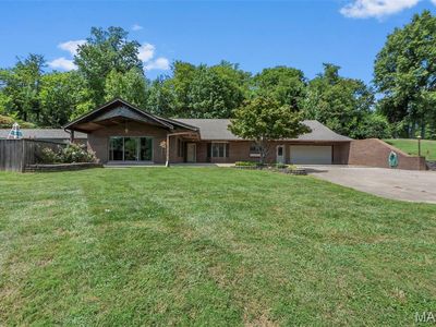 7 Greenbriar Ln