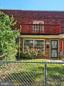 3443 Clay St NE