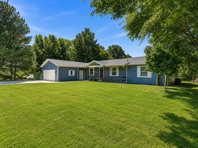 1114 E Ridgeway Dr