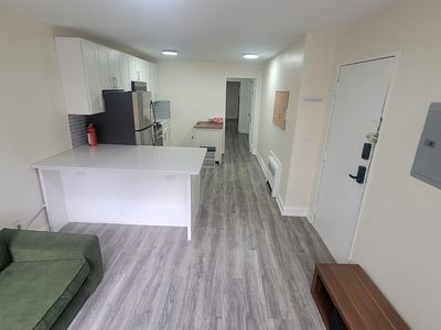 552 38th St APT 2