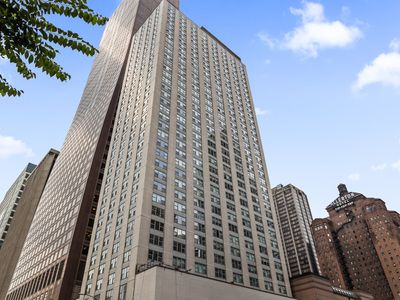 777 N Michigan Ave APT 2206