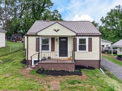 728 Elizabeth St