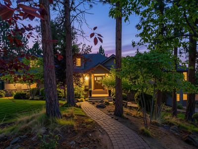 1804 NW Remarkable Dr
